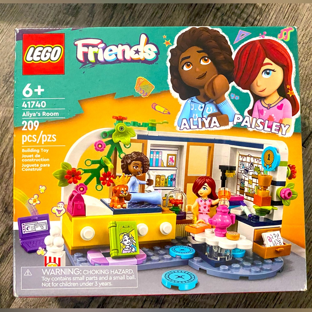 LEGO (2) Disney Wish and Friends Sets, ages 6+ make me offer!!!! - Picture 3 of 5